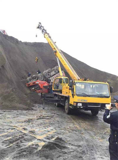 禄劝上犹道路救援